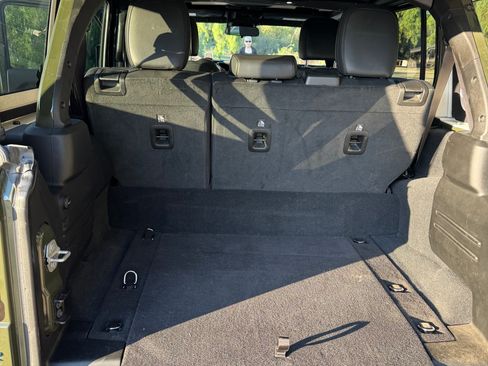 Used 2024 Jeep Wrangler Unlimited Sahara image 10