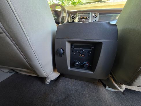 Used 2011 Ford Expedition XLT w/ Leather Seating Pkg RWD image 14