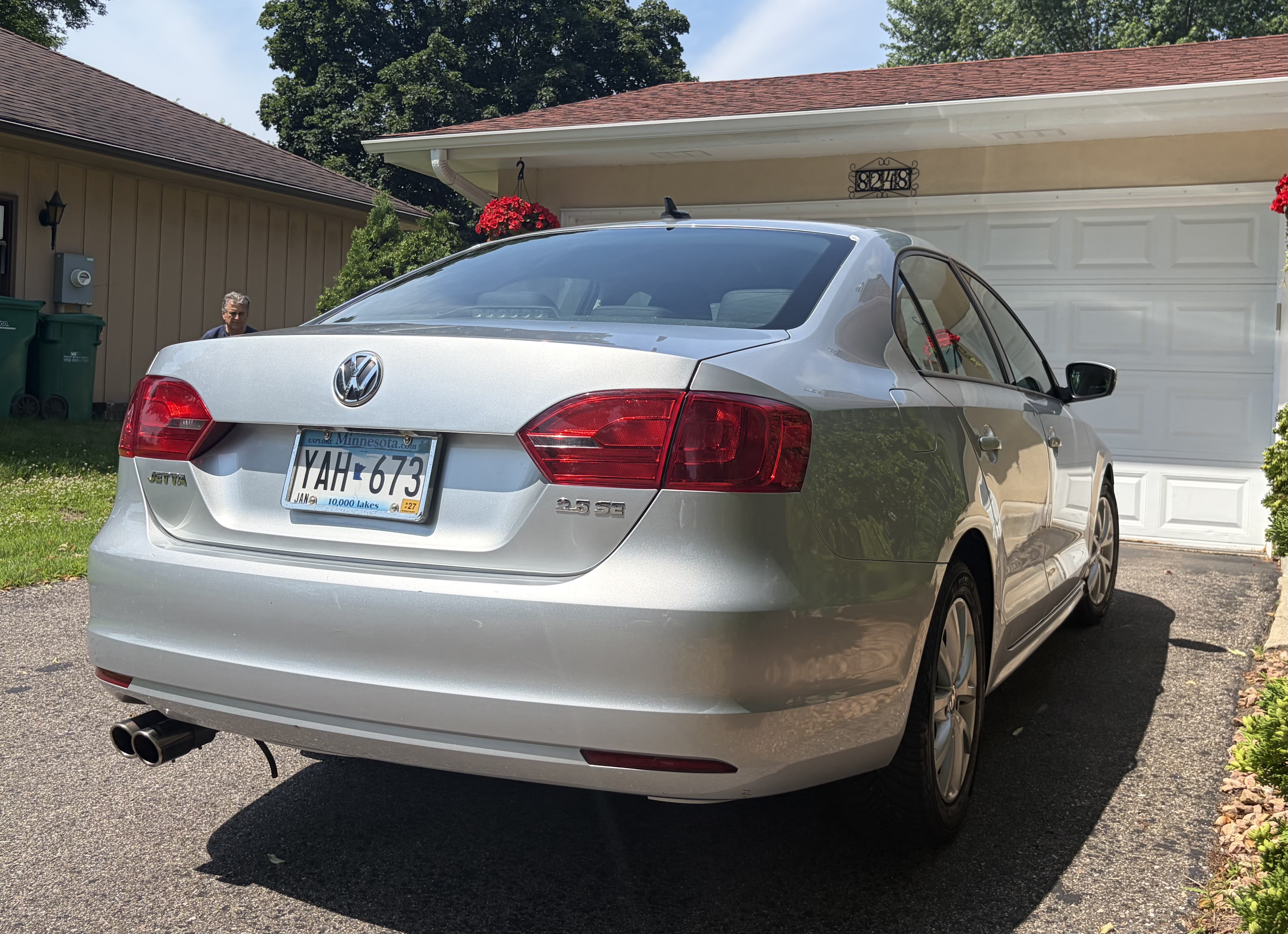 Used 2012 Volkswagen Jetta SE FWD image 2