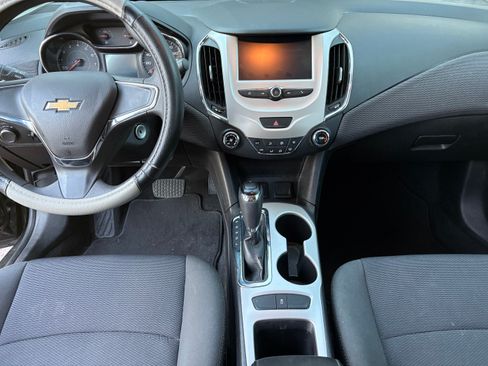 Used 2017 Chevrolet Cruze LS image 2