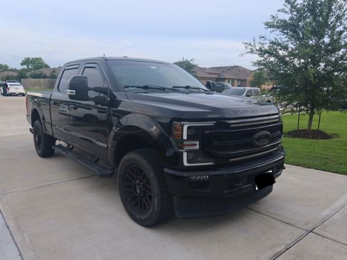 Used 2022 Ford F250 Lariat w/ Black Appearance Package AWD/4WD image 2