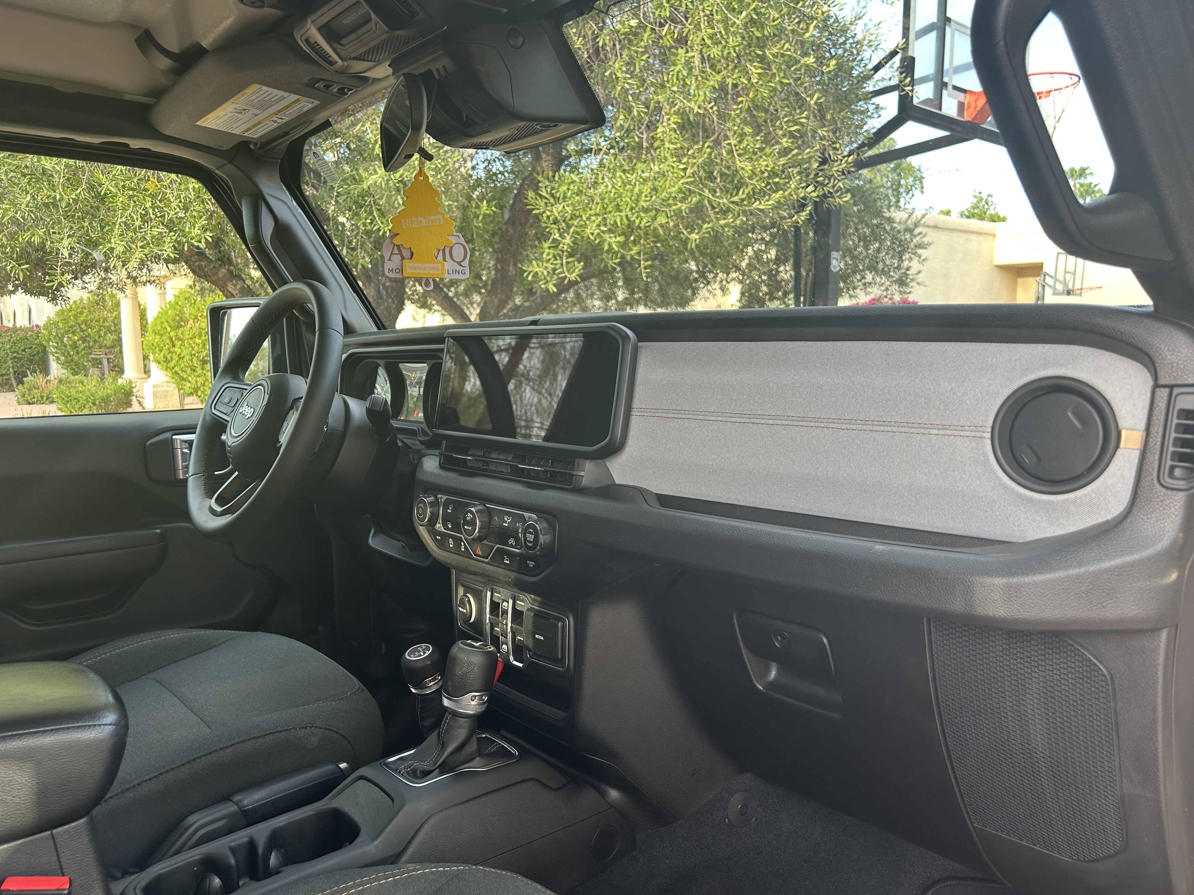 Used 2024 Jeep Wrangler Unlimited Sport AWD/4WD image 15