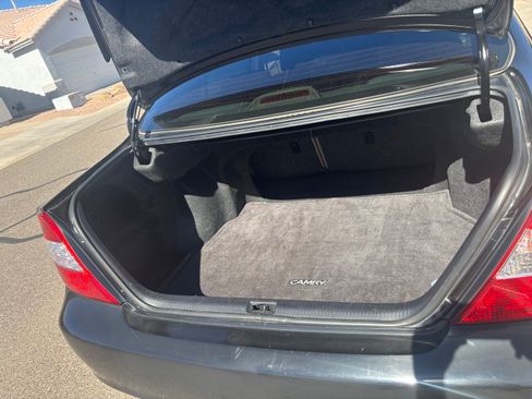 Used 2004 Toyota Camry LE FWD image 6