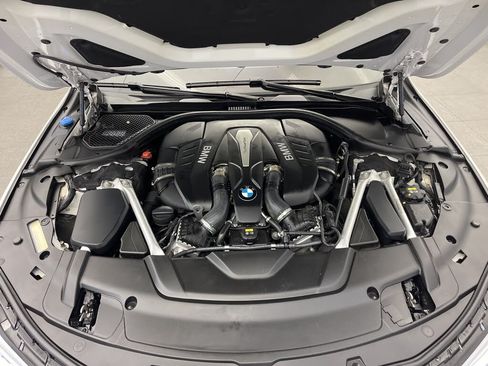 Used 2019 BMW 750i w/ Executive Package image 20
