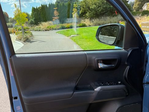 Used 2018 Toyota Tacoma TRD Pro AWD/4WD image 15