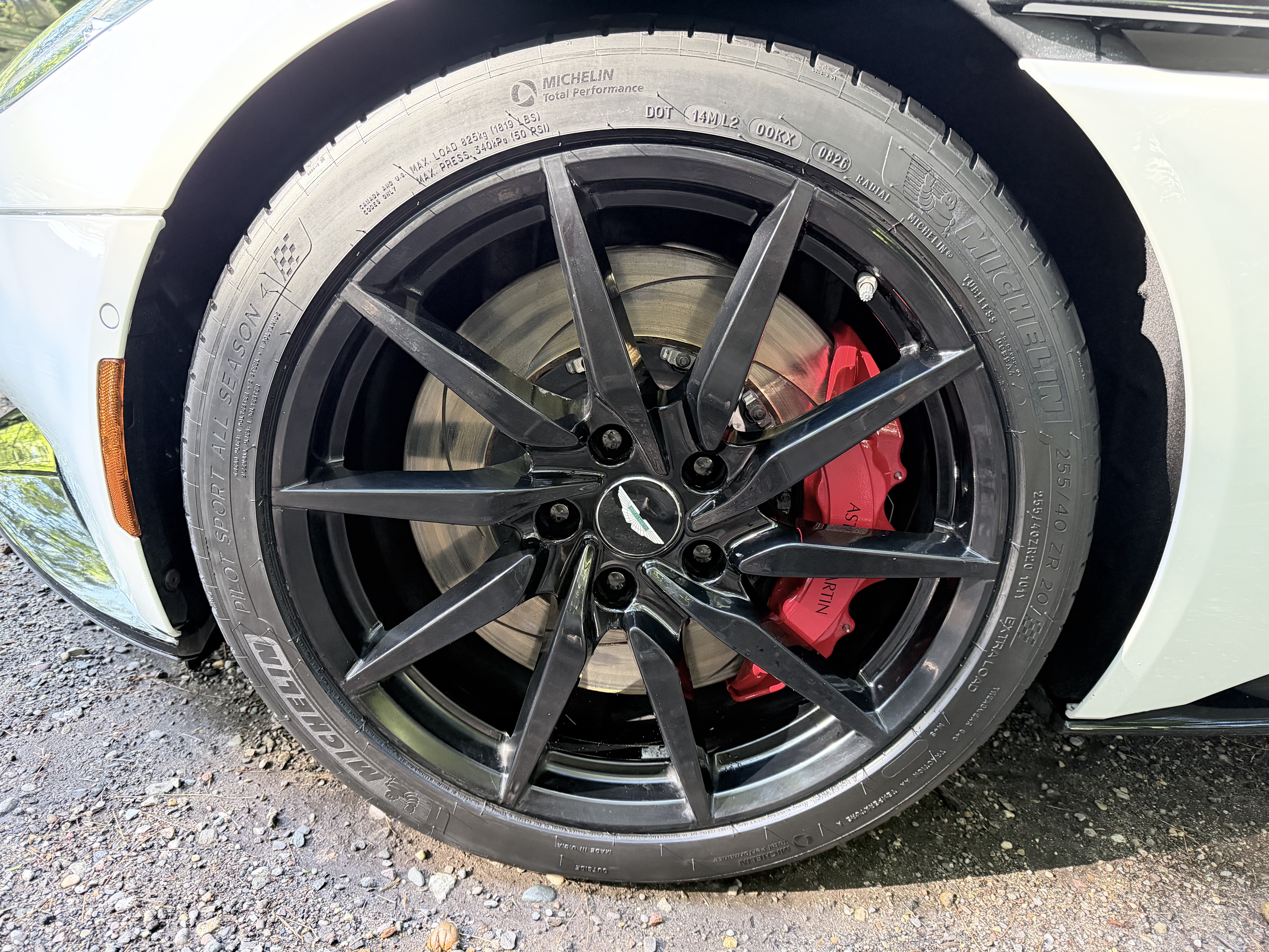 Used 2018 Aston Martin DB11 V12 RWD image 30