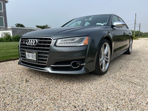 Used 2015 Audi S8 image 16