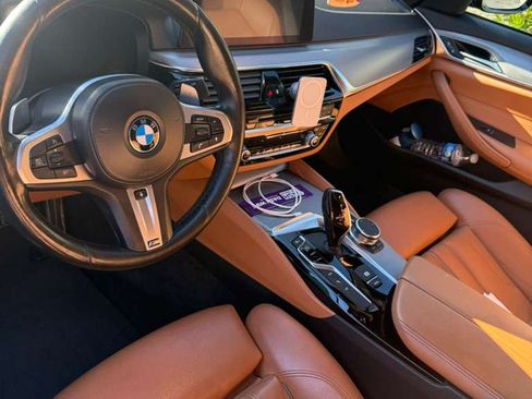 Used 2019 BMW 530e w/ M Sport Package image 6