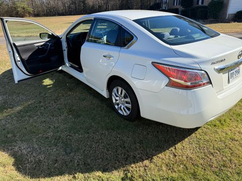 Used 2014 Nissan Altima 2.5 S image 2