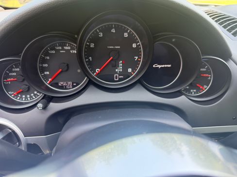 Used 2016 Porsche Cayenne AWD/4WD image 11