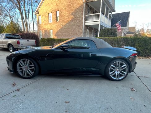 Used 2017 Jaguar F-TYPE R AWD/4WD image 8