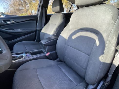 Used 2017 Chevrolet Cruze LT image 15