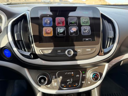 Used 2017 Chevrolet Volt LT w/ Comfort Package image 15