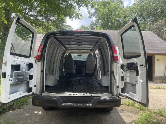 Used 2019 Chevrolet Express 2500 Extended RWD image 7