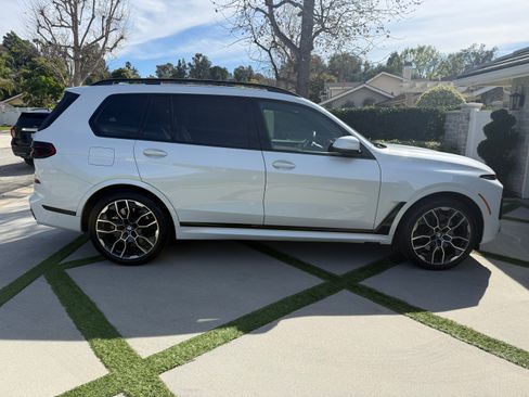 Used 2026 BMW X7 xDrive40i w/ Executive Package image 5