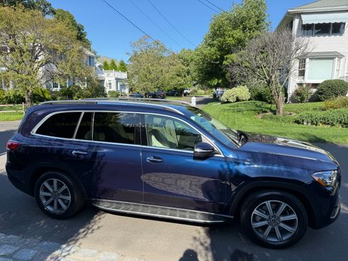 Used 2021 Mercedes-Benz GLS 450 4MATIC image 5