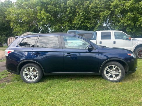 Used 2015 Mitsubishi Outlander SE AWD/4WD image 11