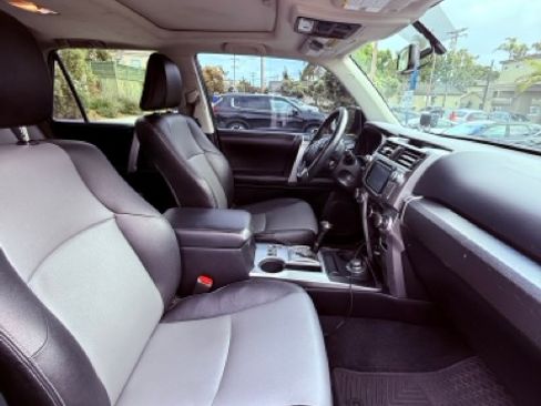 Used 2015 Toyota 4Runner SR5 Premium image 27