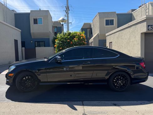 Used 2012 Mercedes-Benz C 350 Coupe image 4