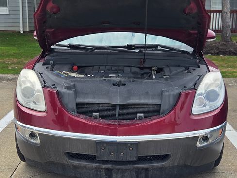 Used 2010 Buick Enclave CXL image 17