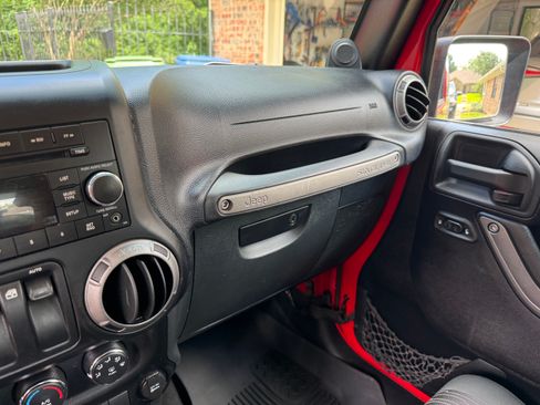 Used 2011 Jeep Wrangler Sport AWD/4WD image 8