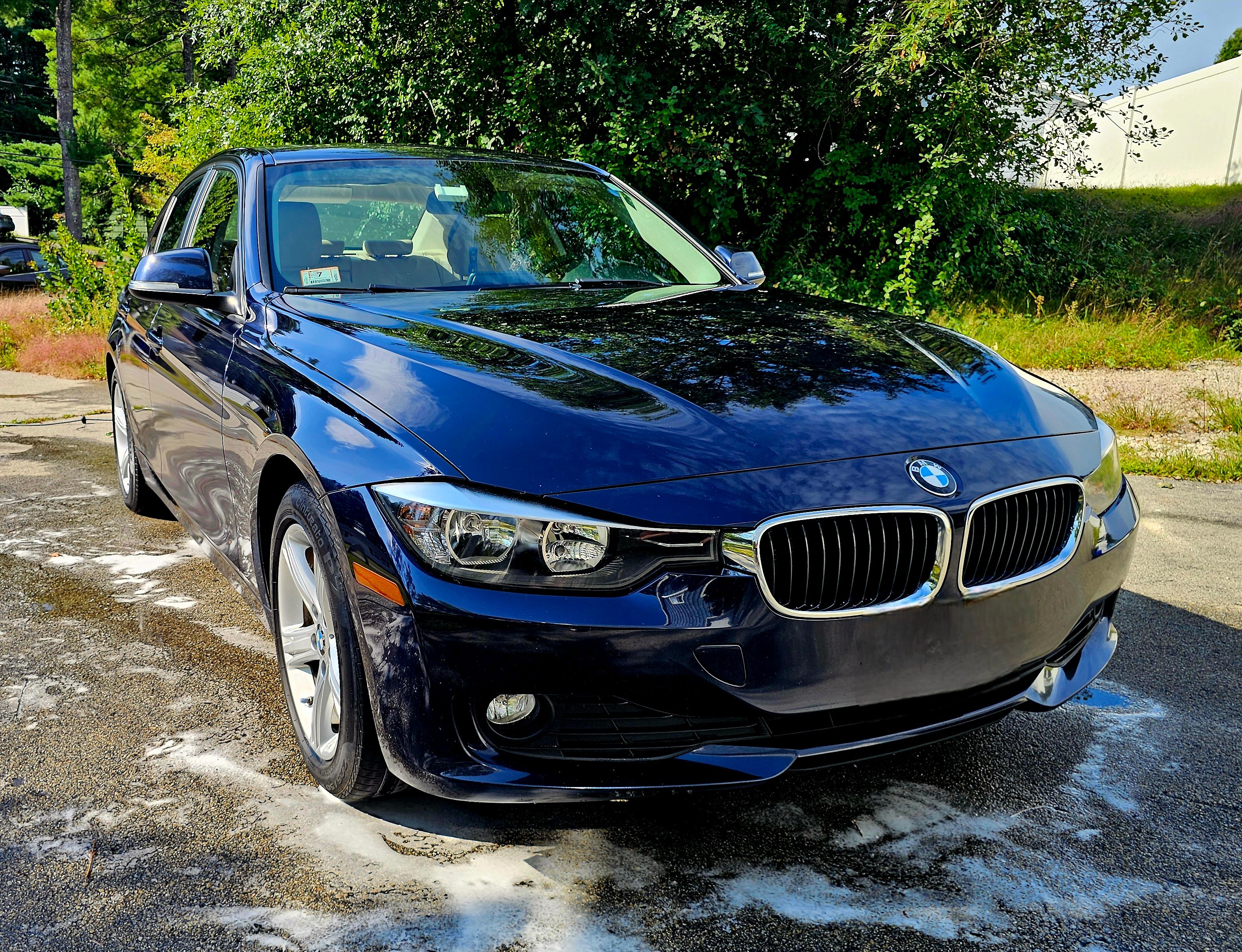 Used 2013 BMW 320i xDrive Sedan AWD/4WD image 1