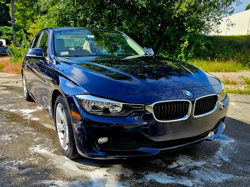 Used 2013 BMW 320i xDrive Sedan AWD/4WD image 1