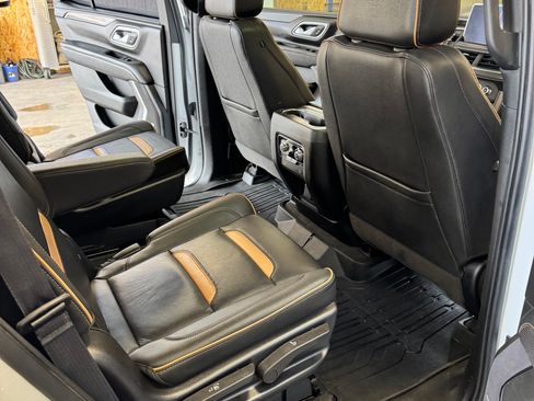 Used 2022 GMC Yukon AT4 w/ Technology Package AWD/4WD image 14