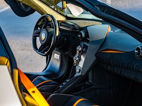 Used 2018 McLaren 720S Performance image 8