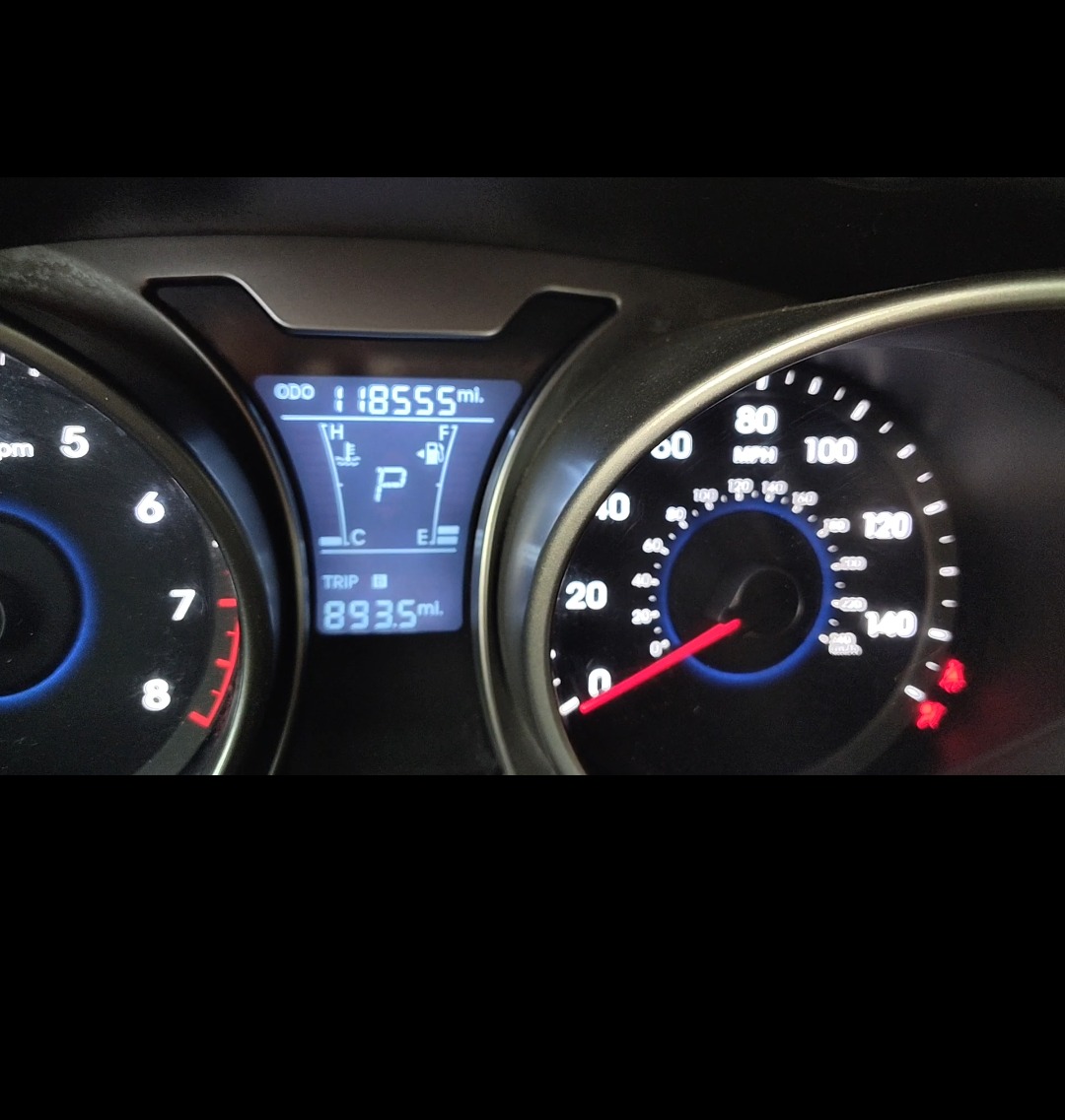 Used 2012 Hyundai Veloster FWD image 3