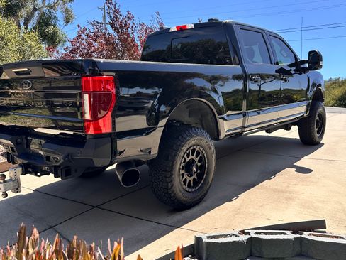 Used 2020 Ford F250 Lariat AWD/4WD image 2