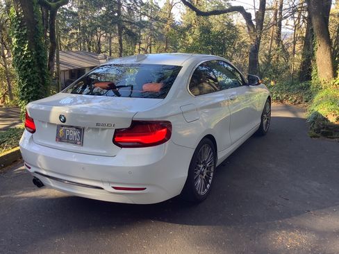 Used 2020 BMW 230i Coupe image 12