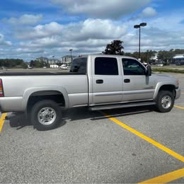 Used 2006 GMC Sierra 2500 SLT w/ Heavy-Duty Power Package AWD/4WD image 2