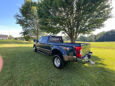 Used 2017 Ford F350 Lariat w/ Tow Technology Bundle image 5