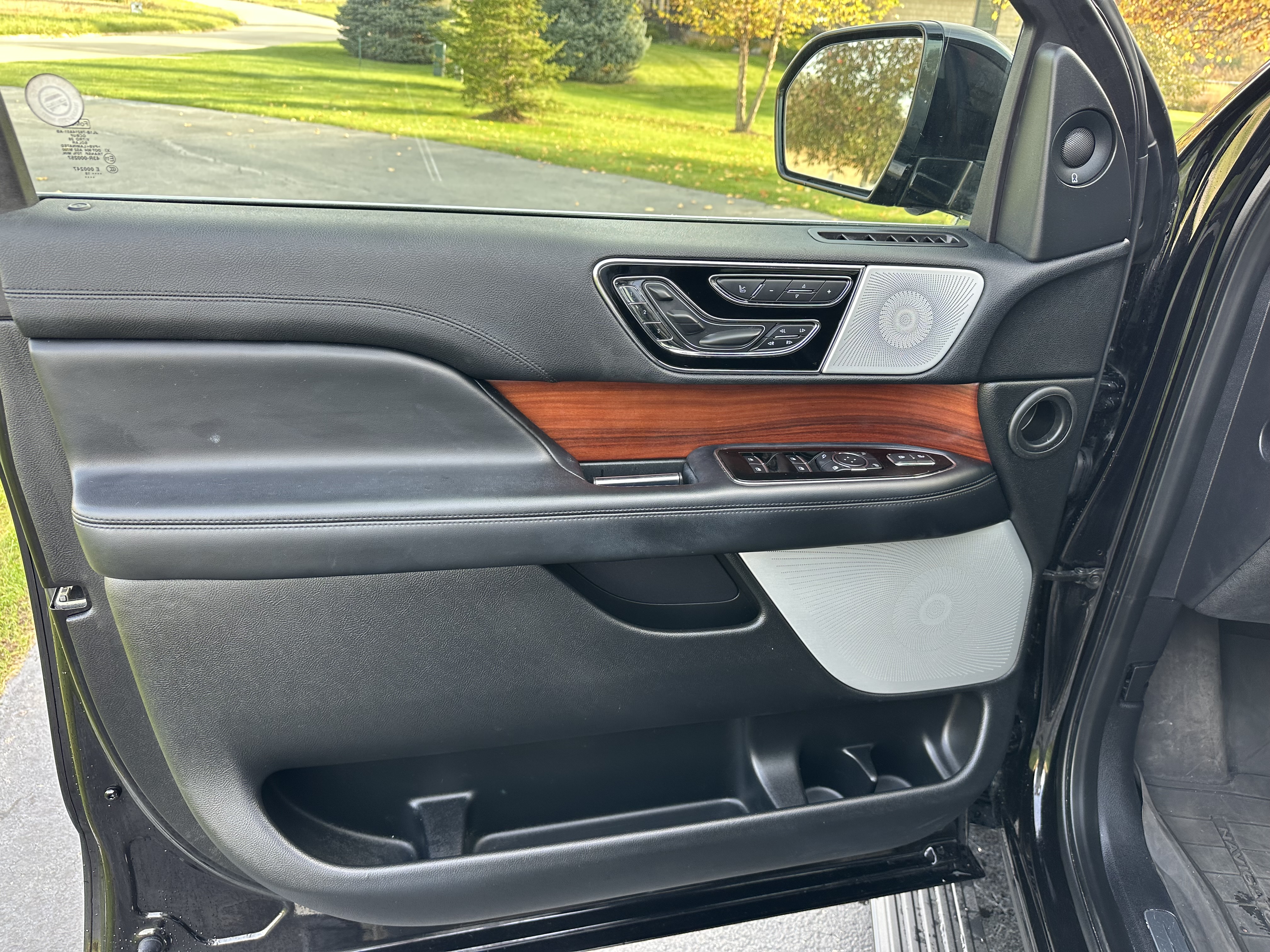 Used 2019 Lincoln Navigator L Reserve AWD/4WD image 10