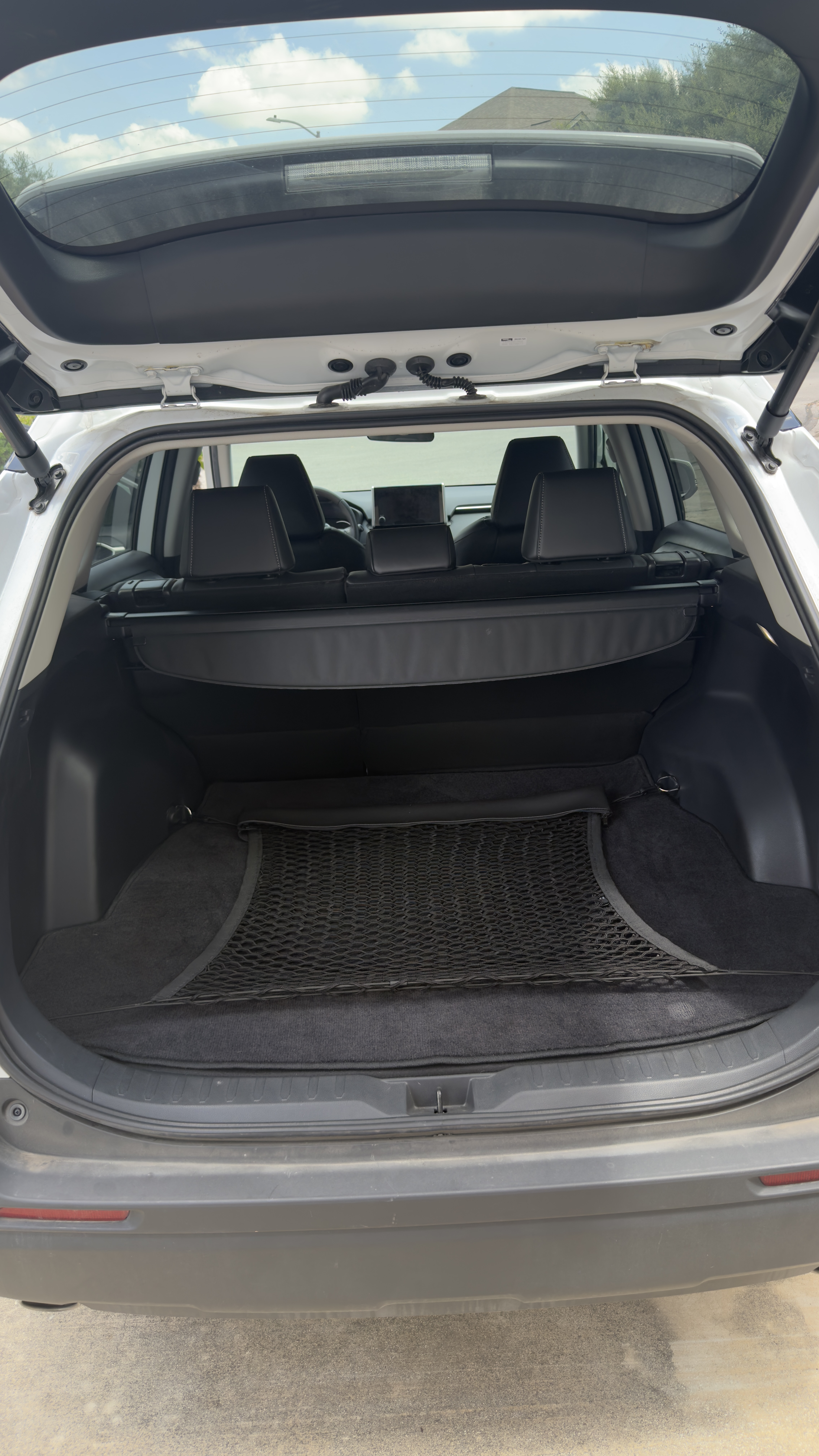 Used 2024 Toyota RAV4 XLE Premium AWD/4WD image 5