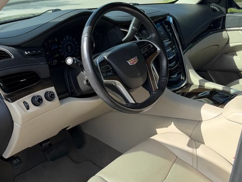 Used 2019 Cadillac Escalade Luxury image 20