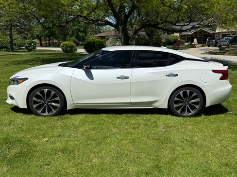 Used 2017 Nissan Maxima SR FWD image 1