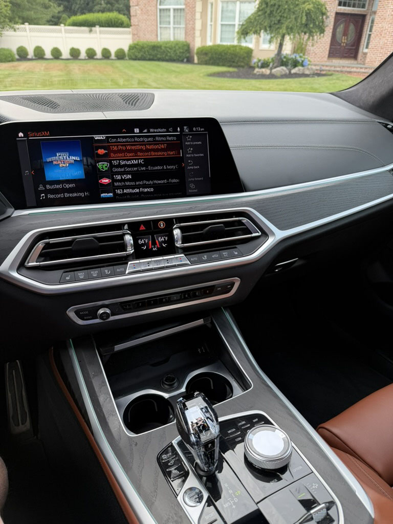 Used 2022 BMW X7 M50i w/ Dynamic Handling Package AWD/4WD image 24