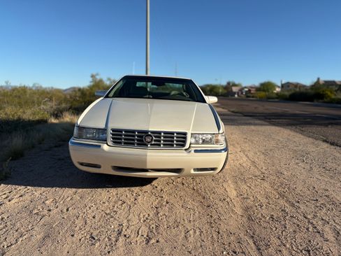 Used 2000 Cadillac Eldorado ESC w/ Comfort/Convenience Pkg image 10