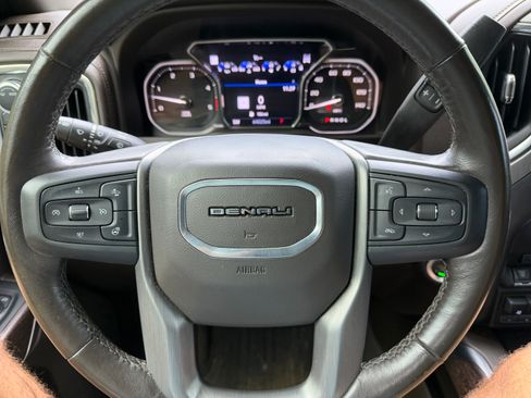 Used 2022 GMC Sierra 3500 Denali AWD/4WD image 11