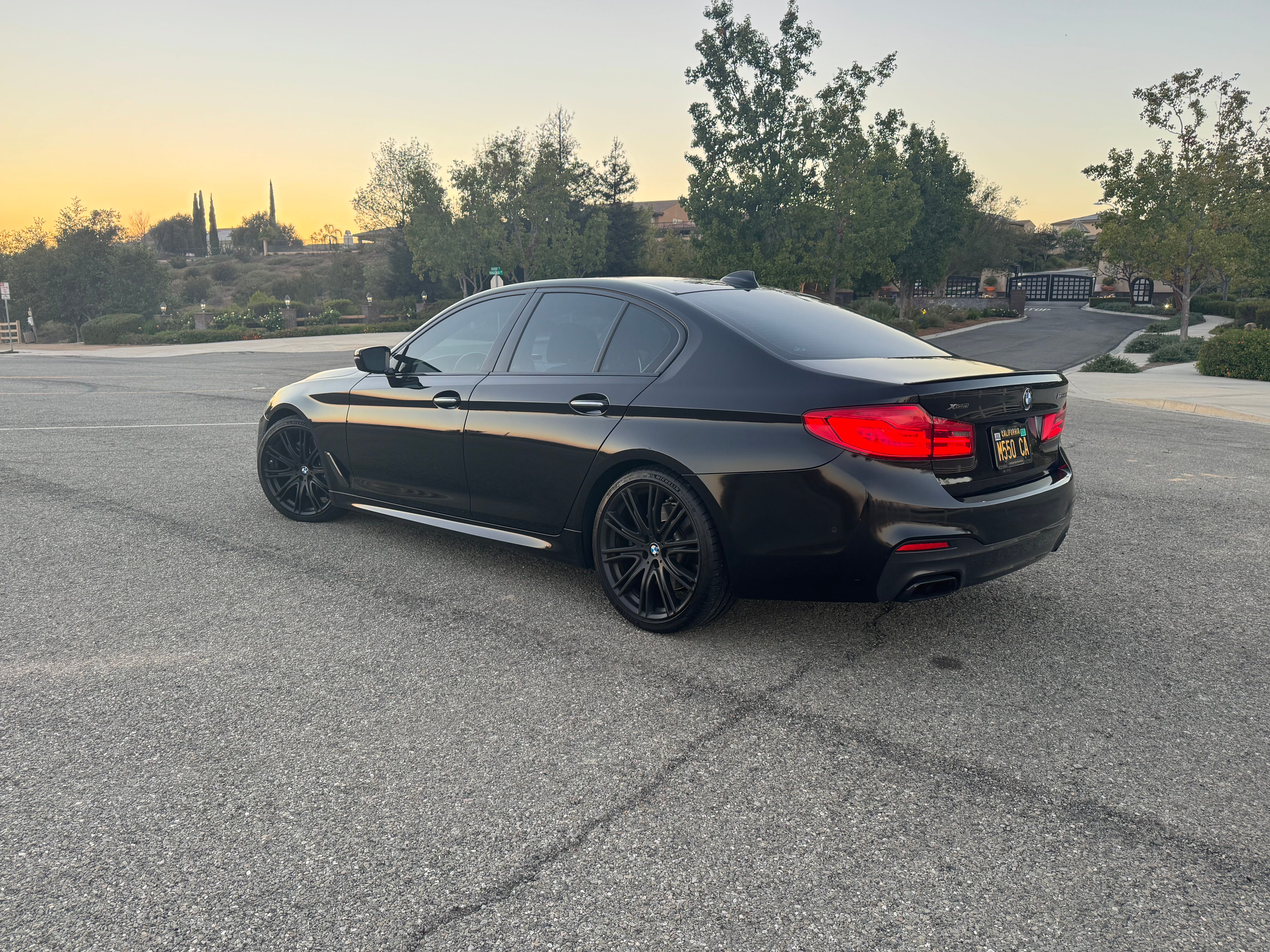 Used 2018 BMW M550i xDrive AWD/4WD image 9