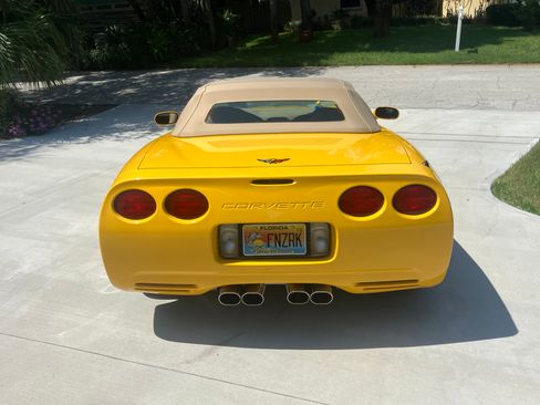 Used 2001 Chevrolet Corvette Convertible w/ Preferred Equipment Group2 RWD image 10