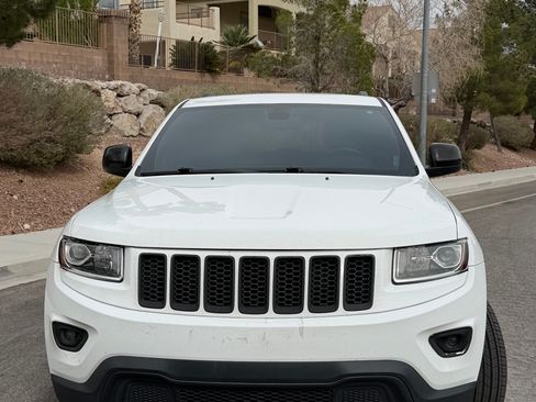Used 2015 Jeep Grand Cherokee Laredo w/ Quick Order Package 23E image 2