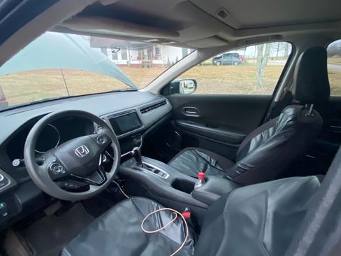 Used 2017 Honda HR-V EX image 9