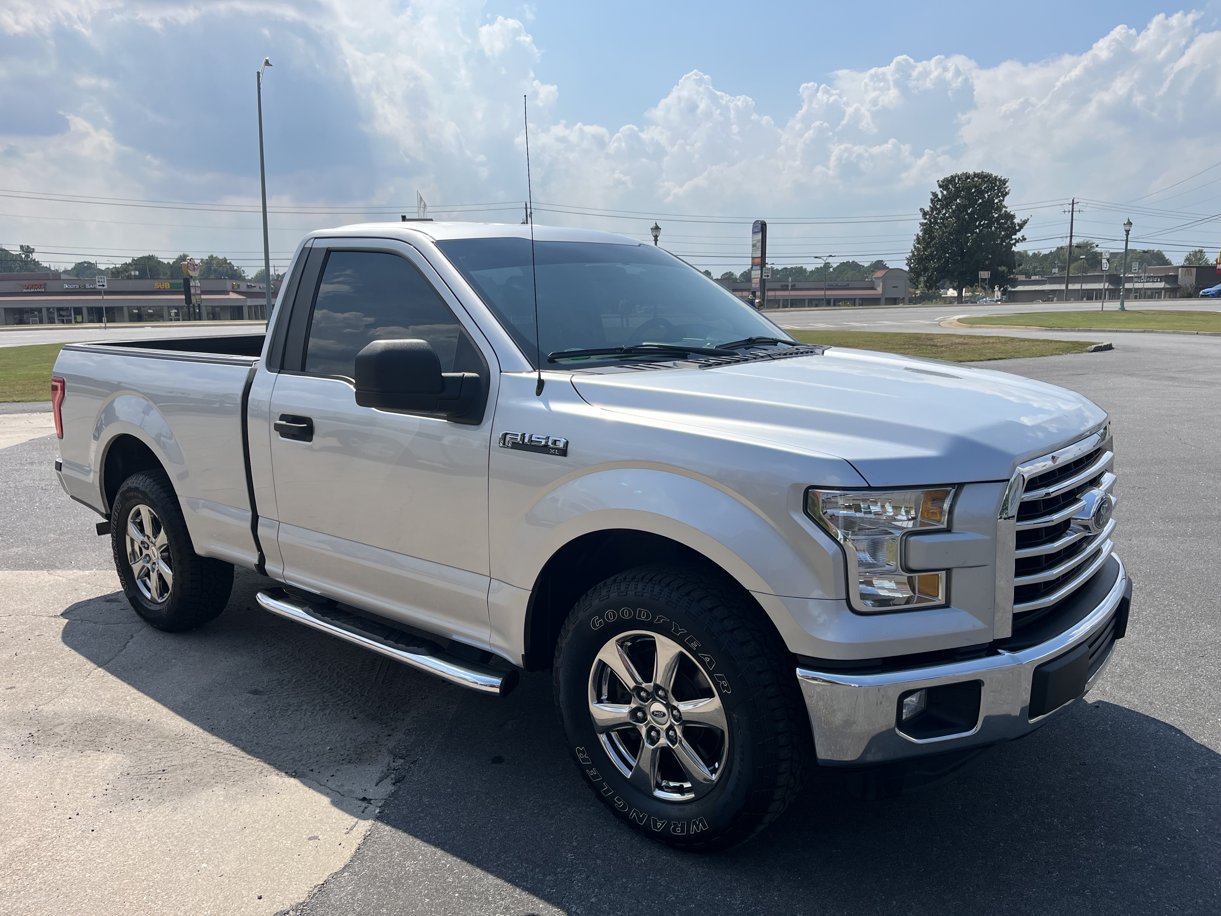 Used 2015 Ford F150 XL w/ Equipment Group 101A Mid RWD image 4