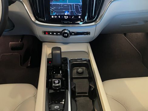 Used 2024 Volvo S60 B5 Plus w/ Climate Package image 18