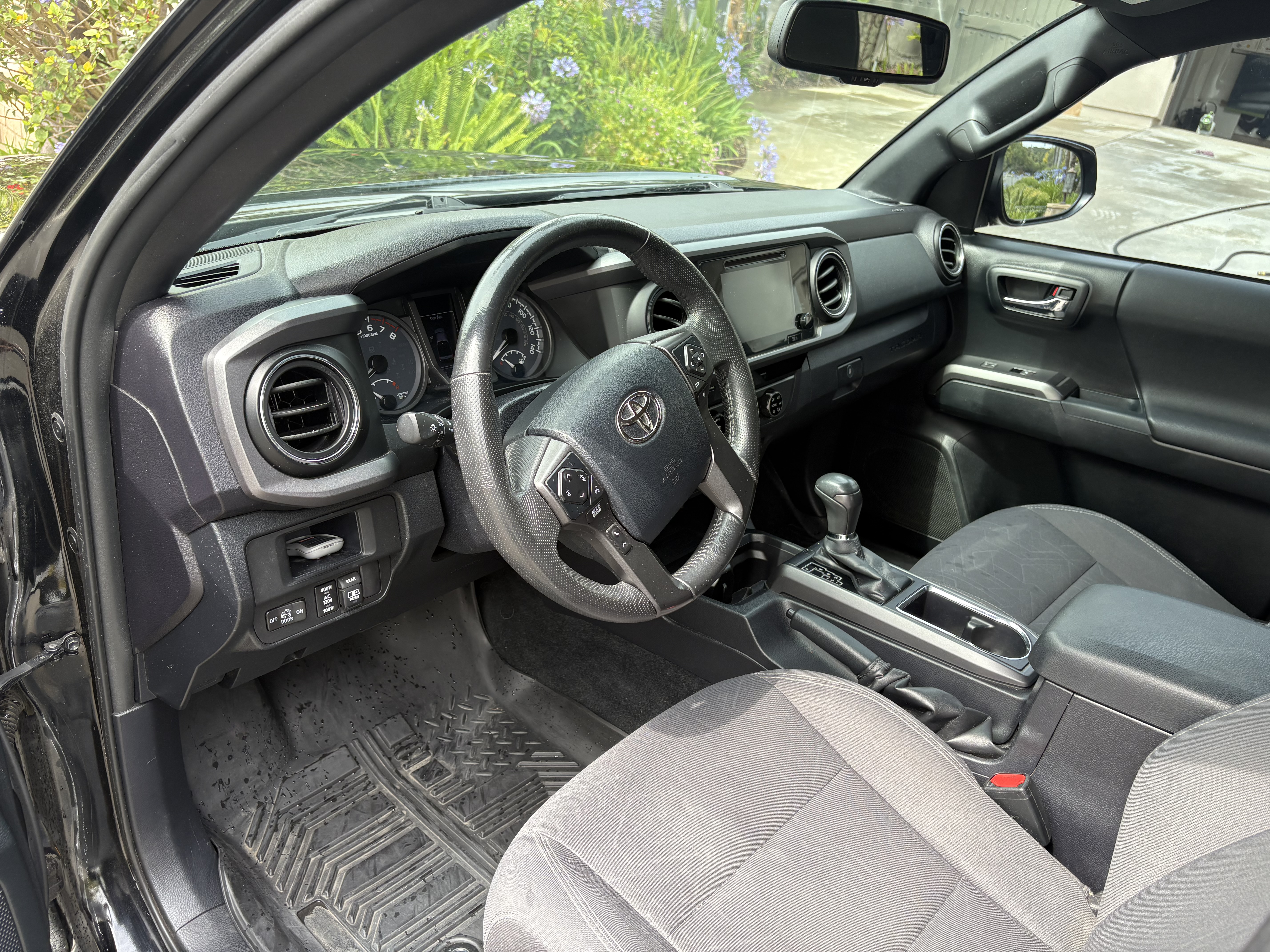 Used 2017 Toyota Tacoma TRD Off-Road w/ Tow Package RWD image 16