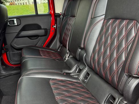 Used 2022 Jeep Gladiator Overland w/ Popular Equipment Package image 18