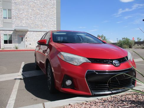 Used 2015 Toyota Corolla S image 2